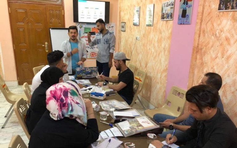 شباب وشابات ”منتدى انا احب ذي قار“ يناقشون  سبل التخطيط لحملات تخدم مدينتهم الناصرية